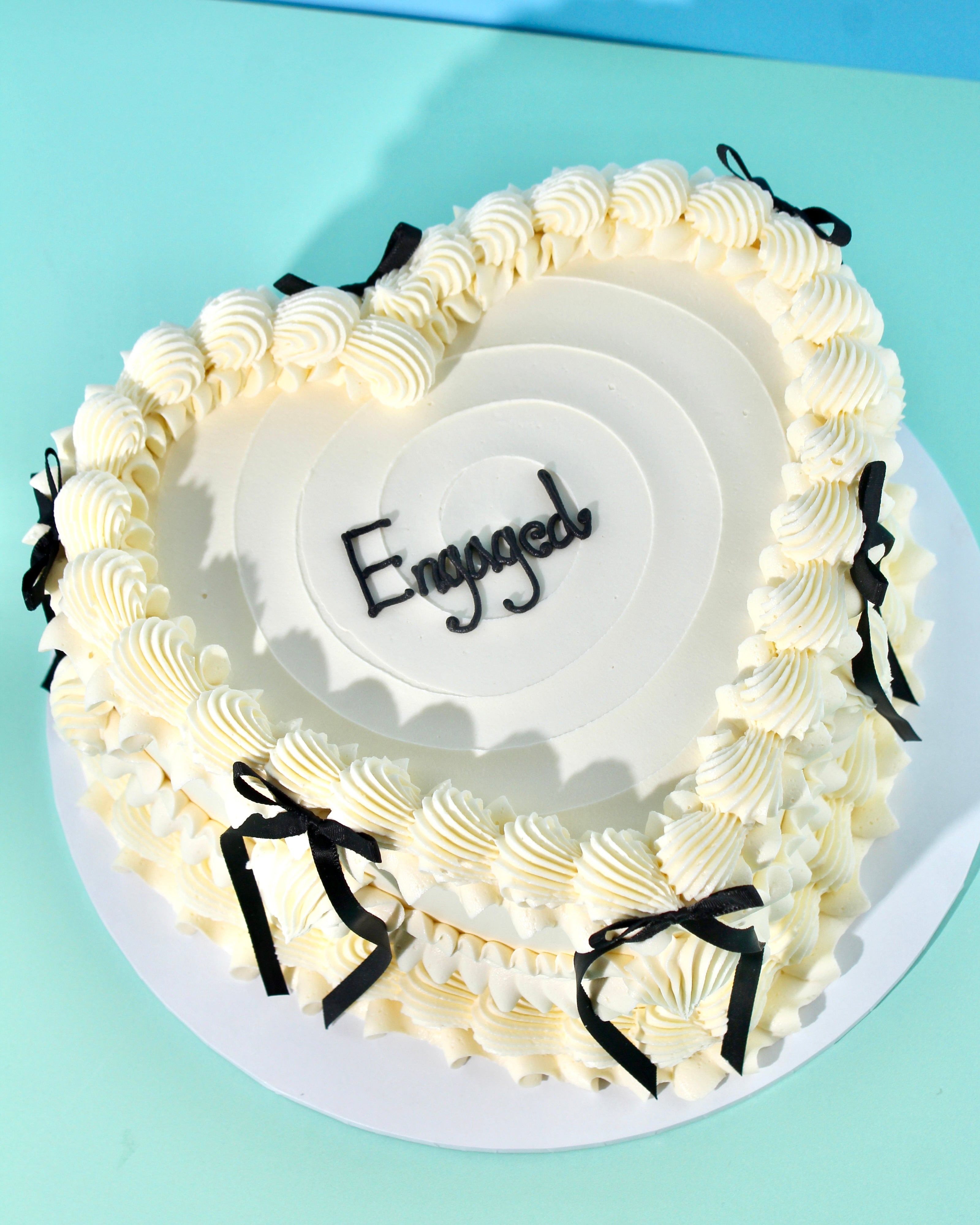 Design Your Own Vintage Heart Cake