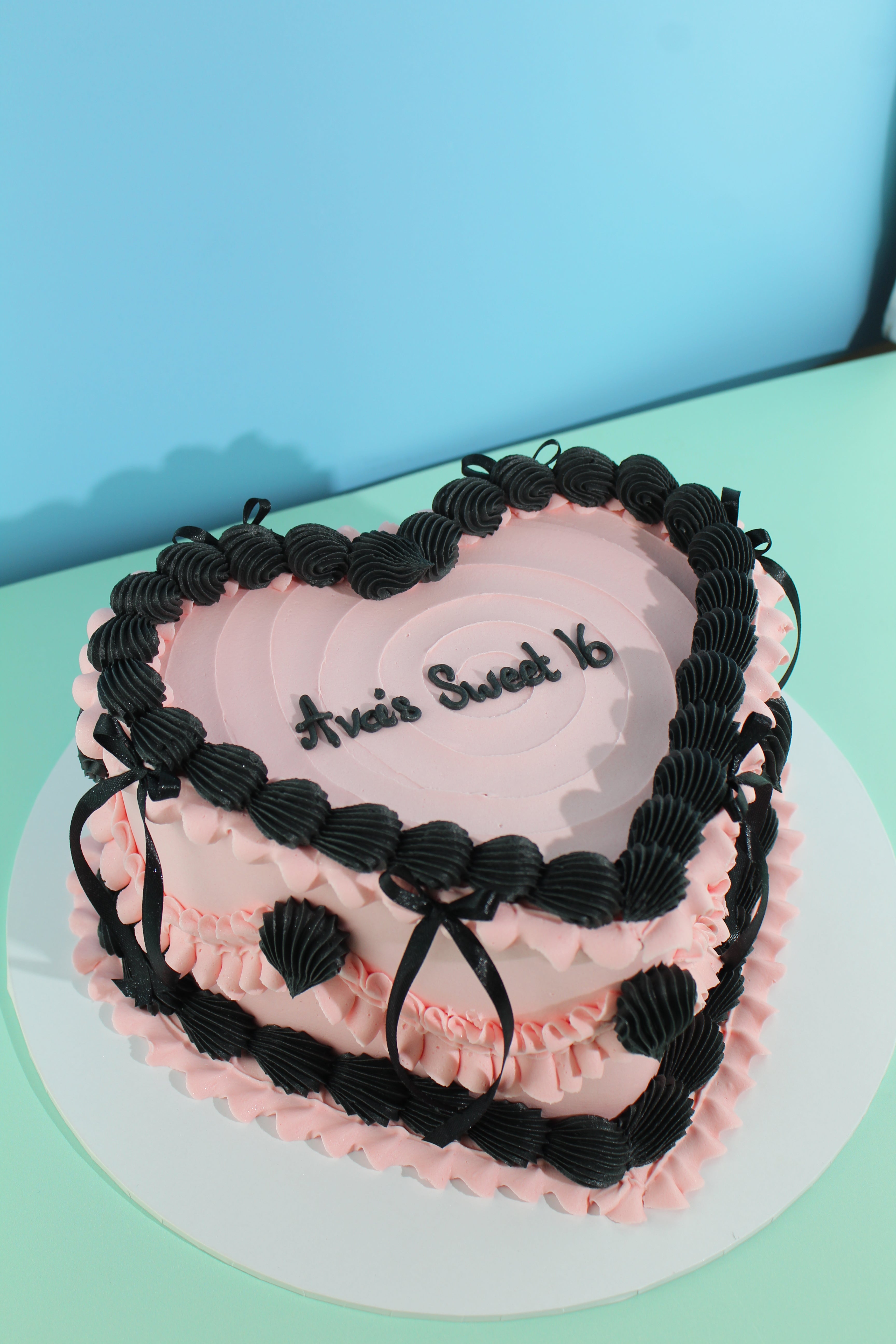 Design Your Own Vintage Heart Cake