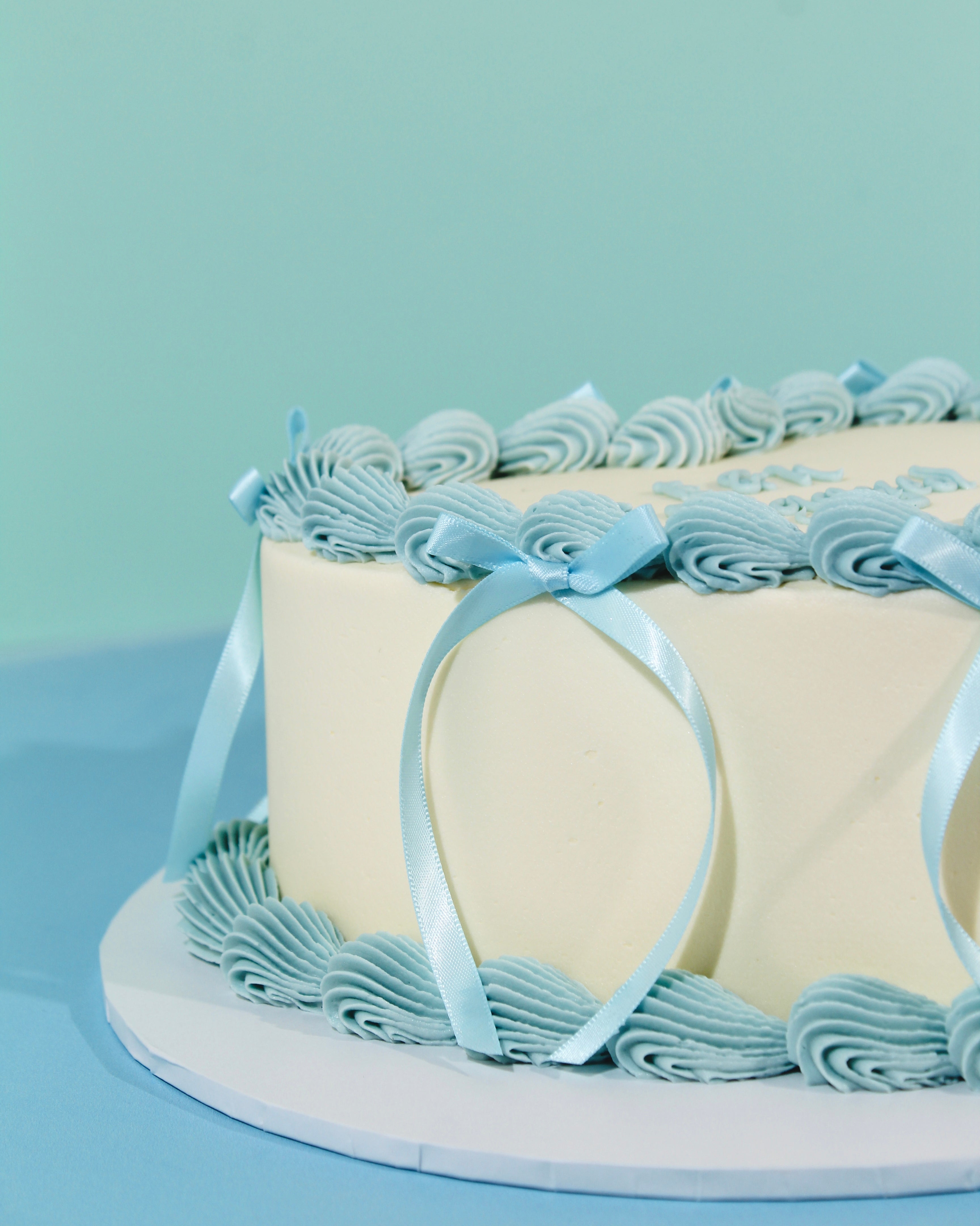 Heart-Shaped Mini Message Bow Cake