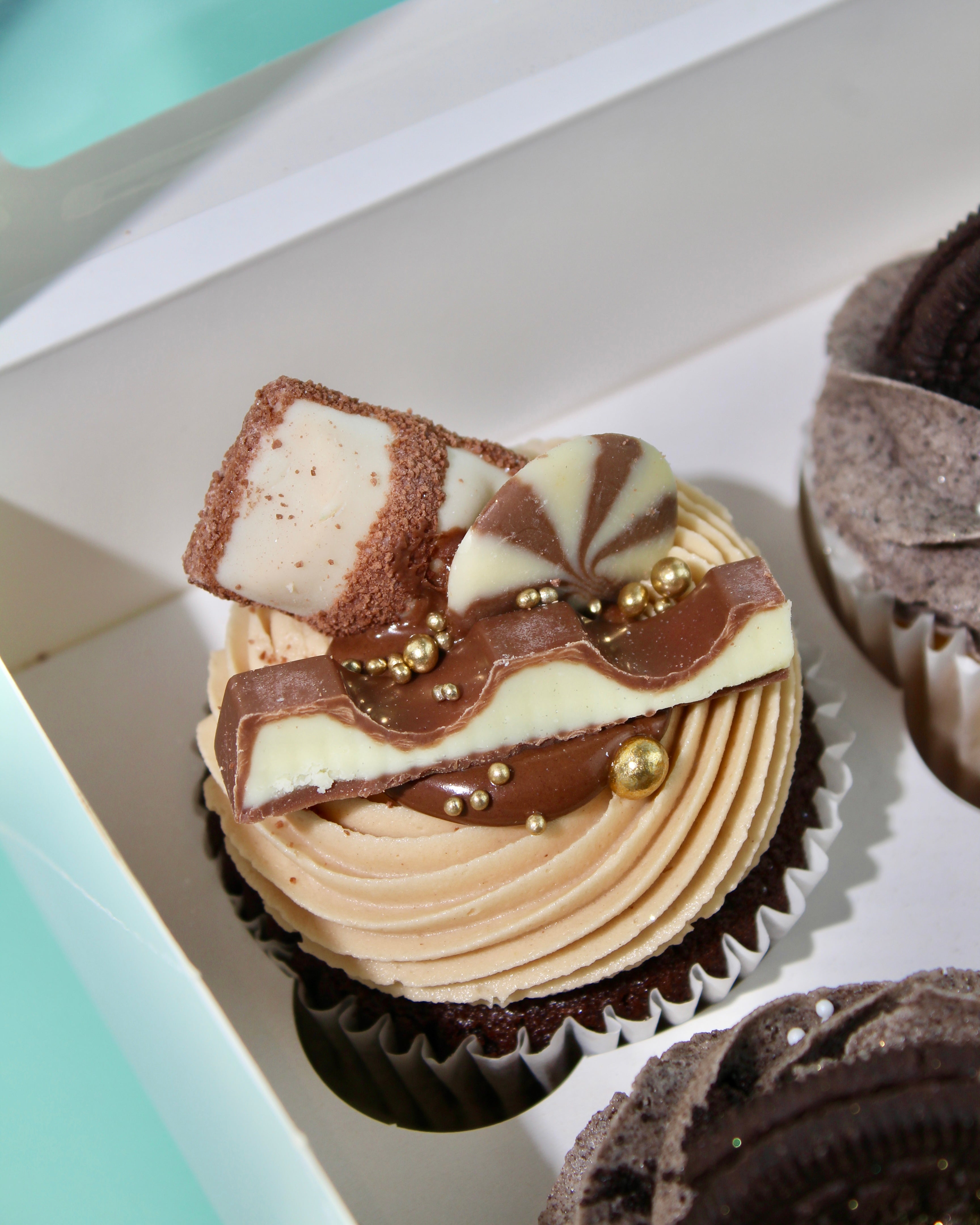 Kinder-Ella Vs Oreo Cupcakes
