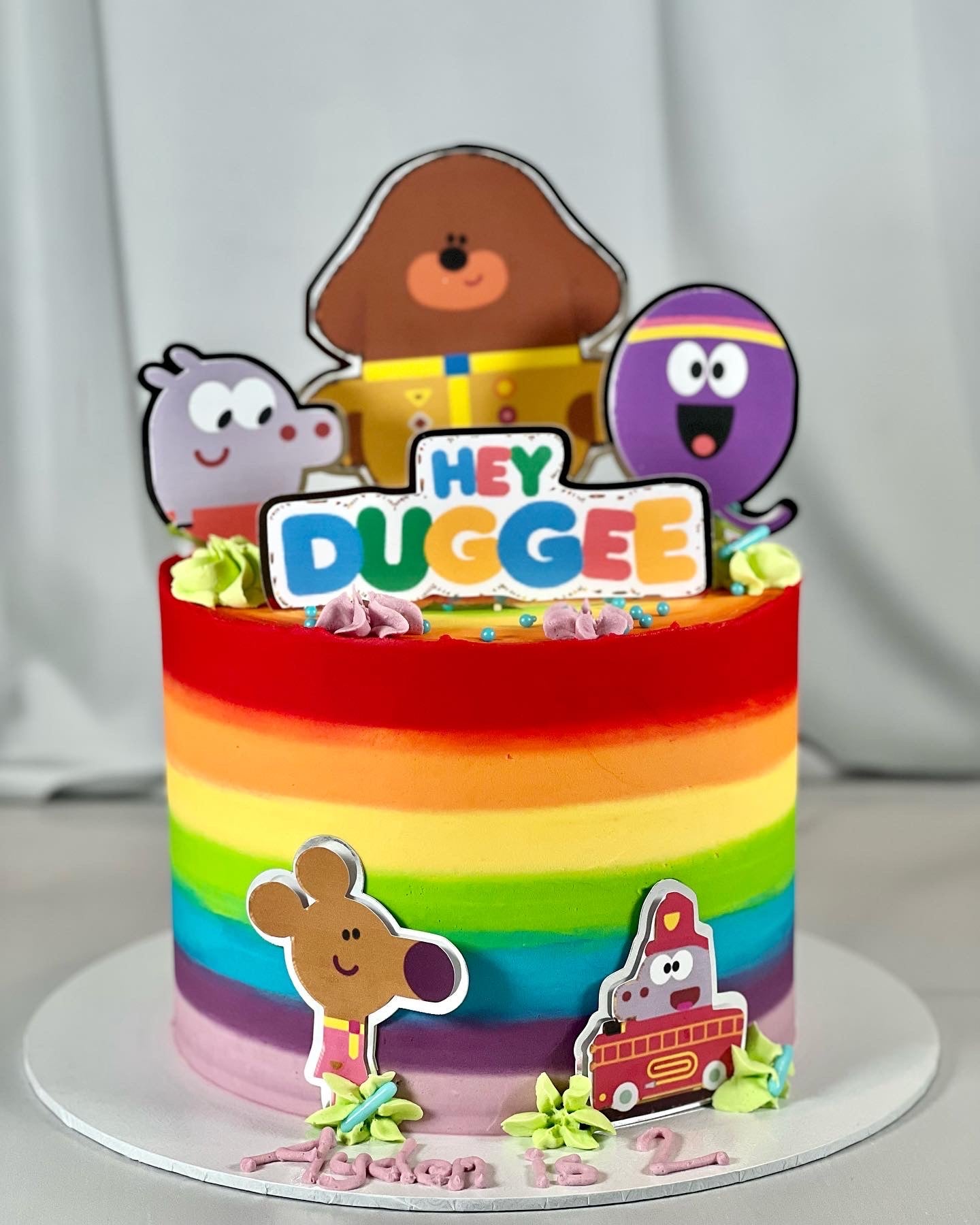 Hey Duggee Cake