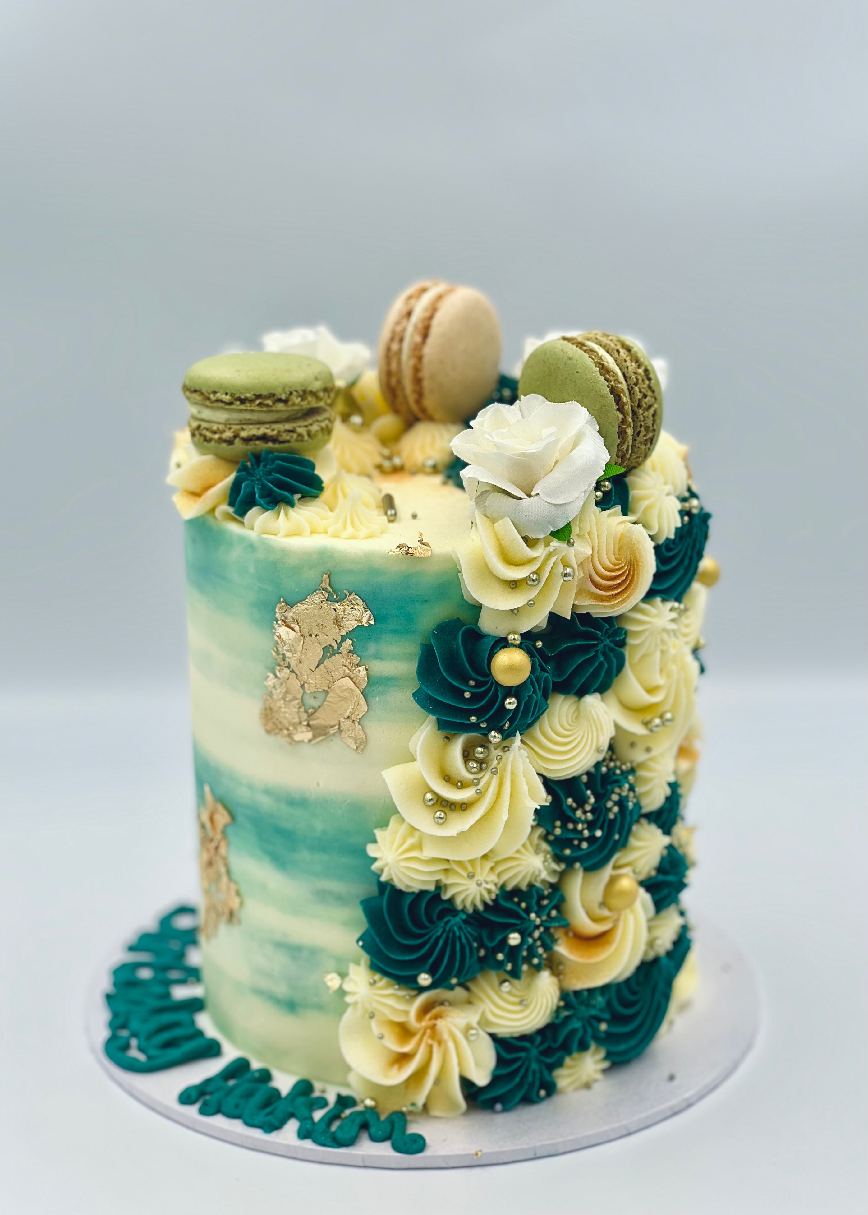 Classic Pastel Blue Macarons Drips Cake – Honeypeachsg Bakery